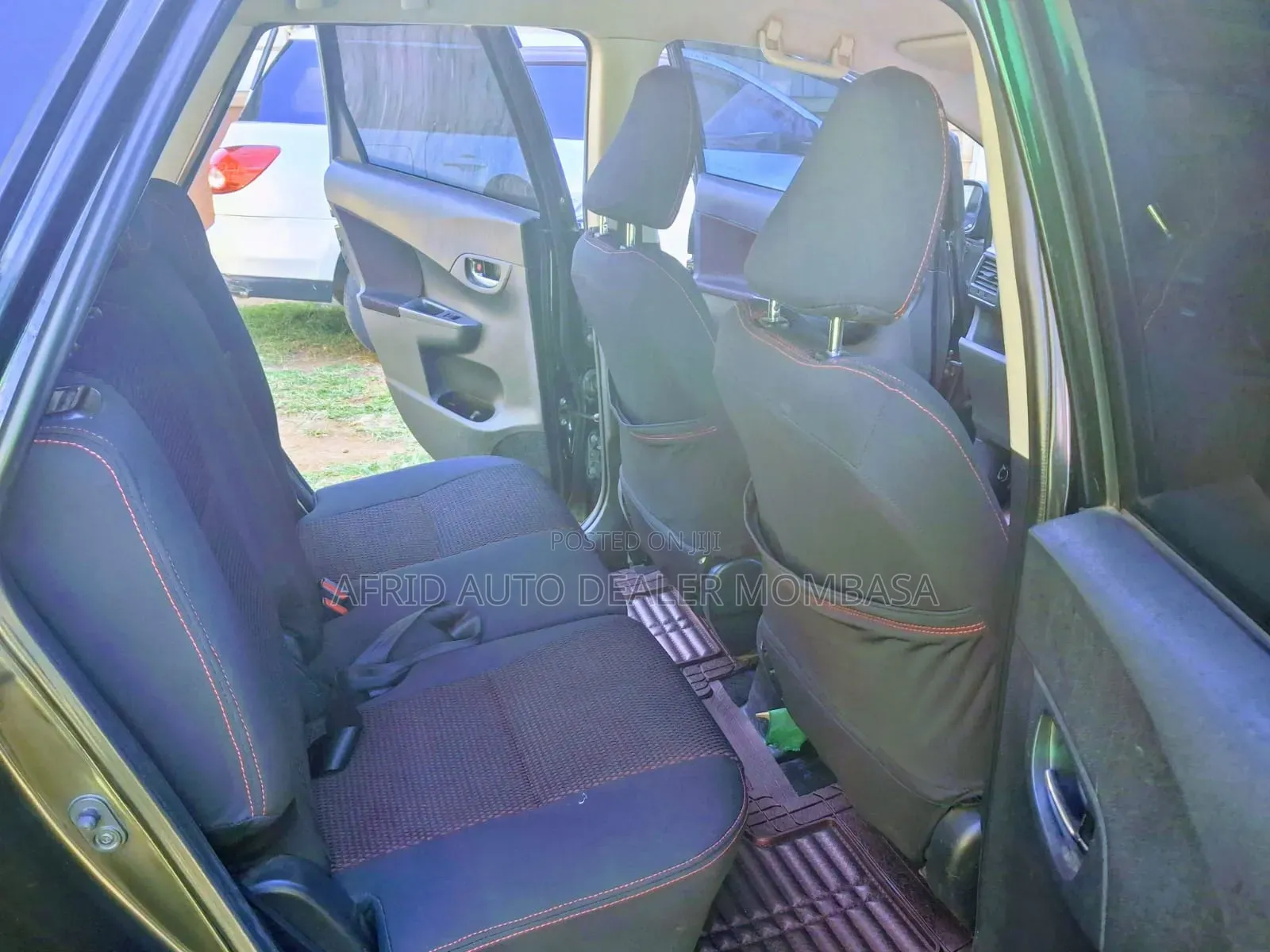 Toyota Ractis 1.3 FWD 2012 Black