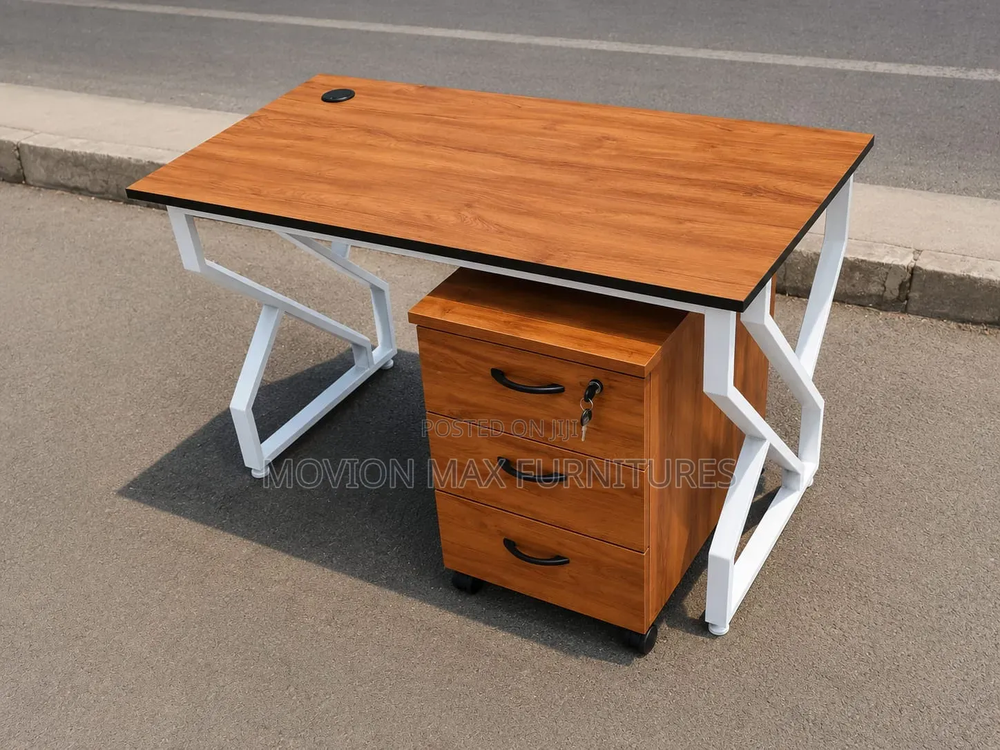 Office Desk/Home Lockable Drawers