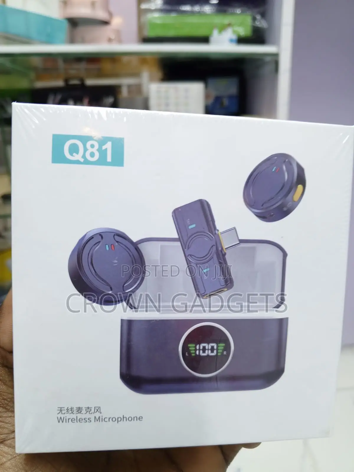 Q81 Magnetic Wireless Lavalier Mic With Digital Charging Case