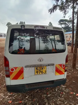 Toyota HiAce 2007 White