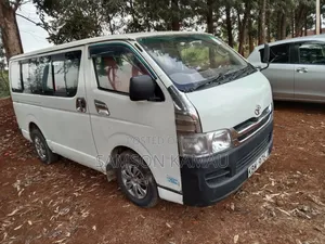 Toyota HiAce 2007 White