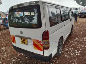 Toyota HiAce 2007 White