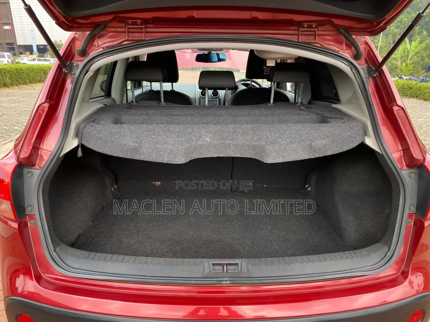 Nissan Dualis 2011 Red