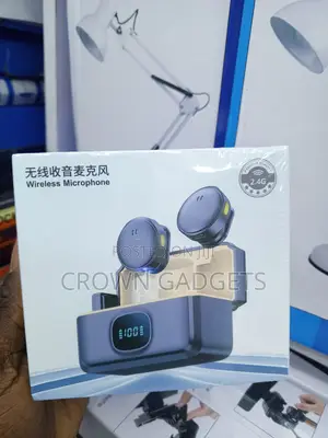Q8 Wireless Lapel Microphone 2.4G With Dual Mini Transmitters
