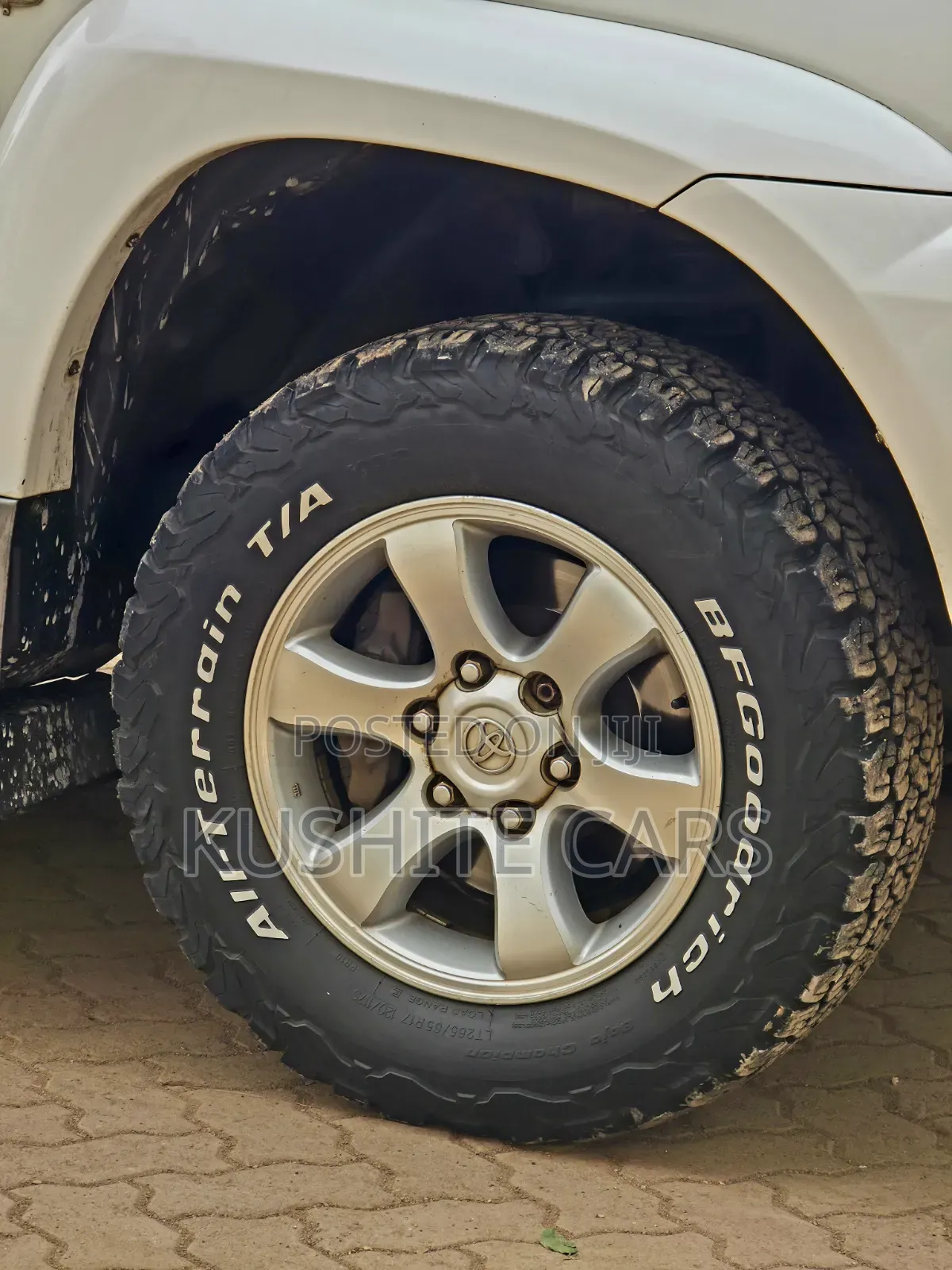 Toyota Land Cruiser Prado 2008 White