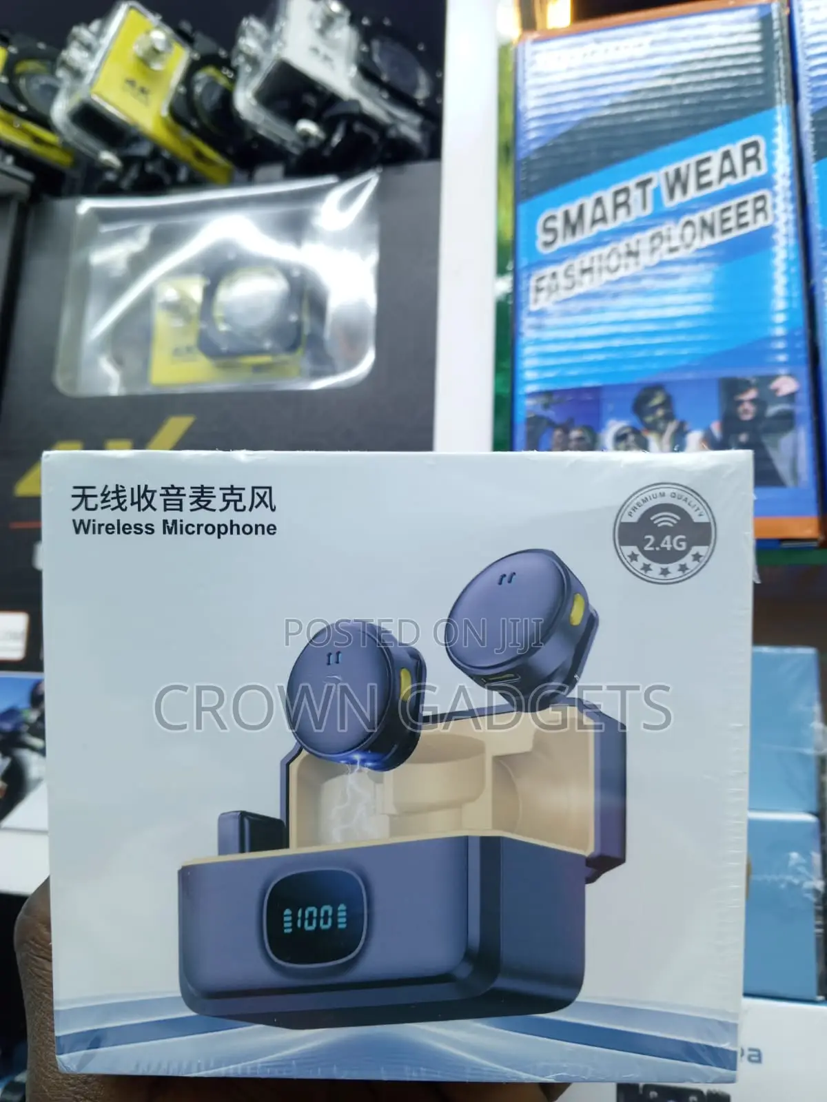 Q8 Wireless Lavalier Mic Set With 2 Mini Clip-on Transmitters