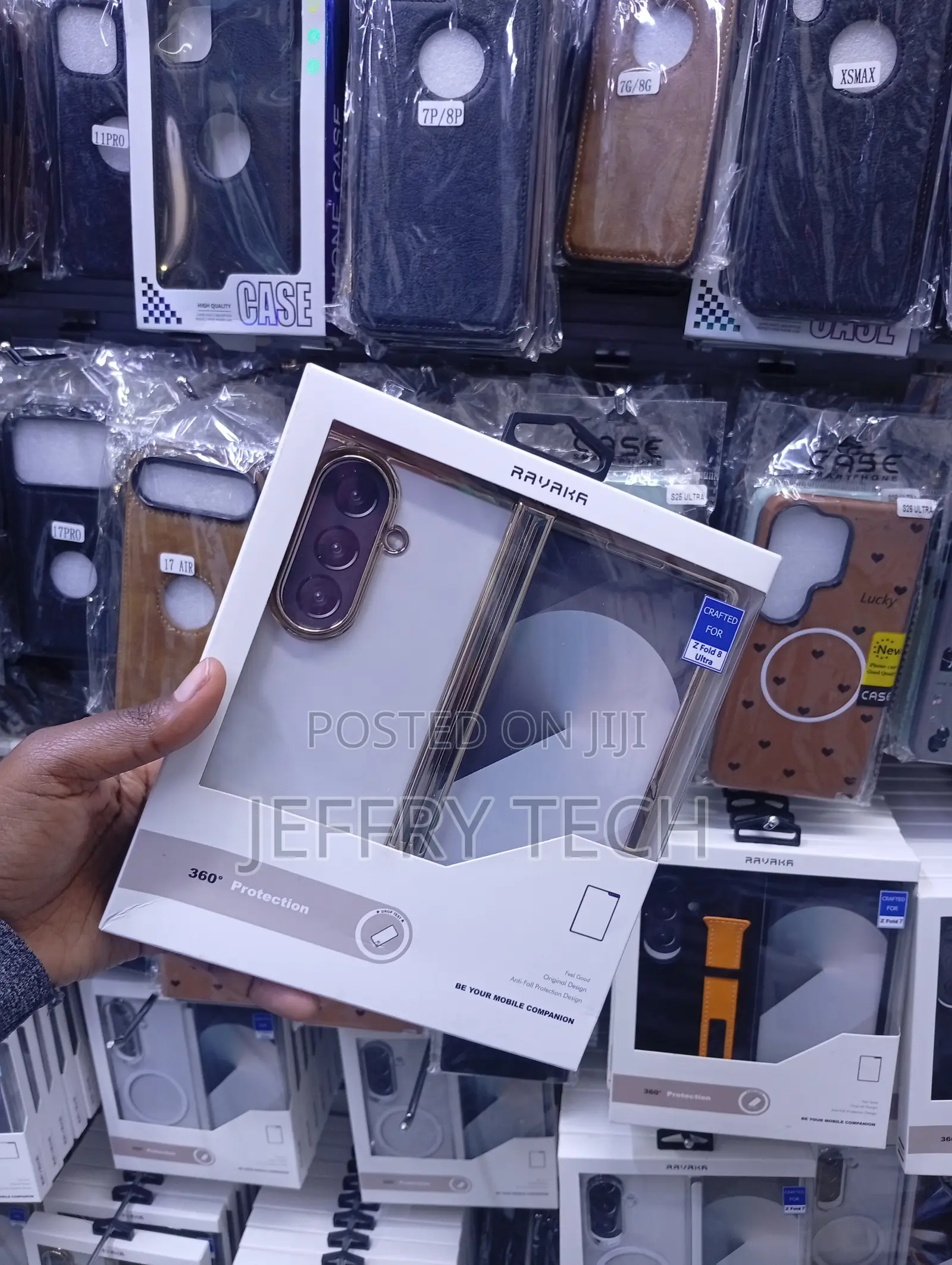 Ravaka Clear Phone Case Gold for the Samsung Galaxy Z Fold 8 Ultra.