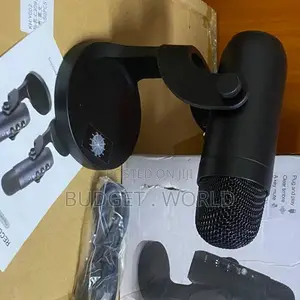 High-Performance Podcast Microphone With Clear Voice Noise Control