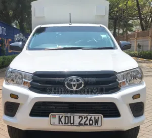 Toyota Hilux 2025 White