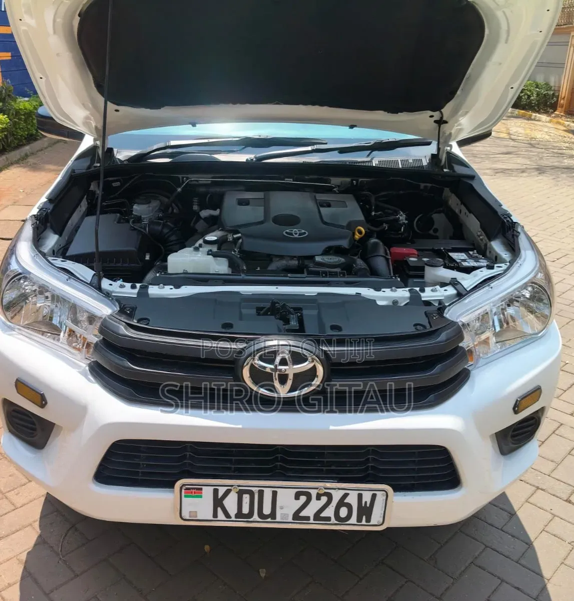 Toyota Hilux 2025 White