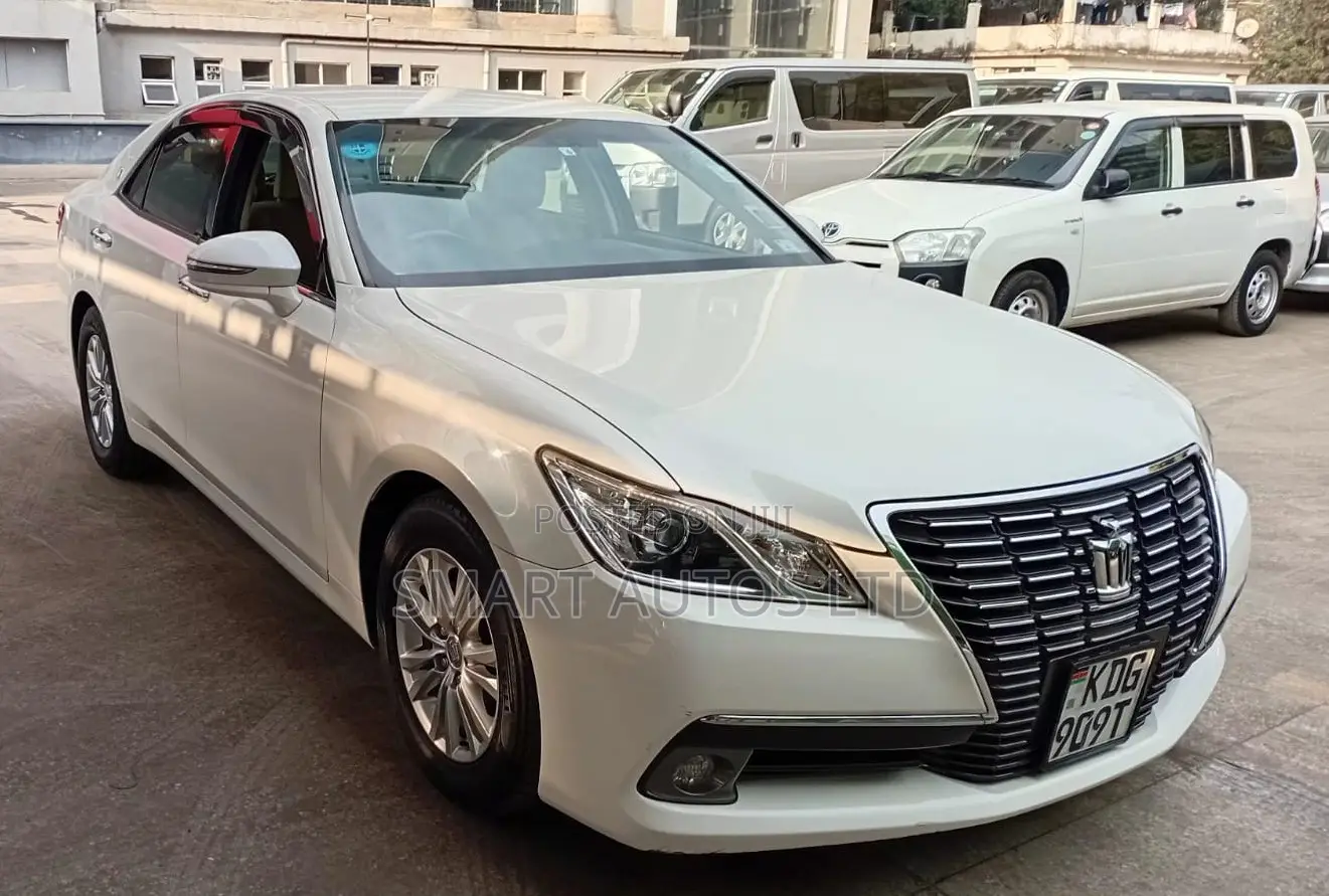 Toyota Crown 2014 Off white