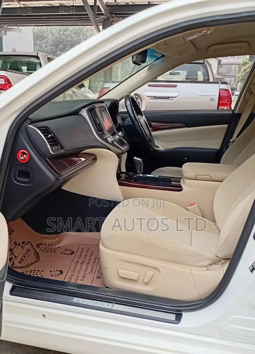 Toyota Crown 2014 Off white