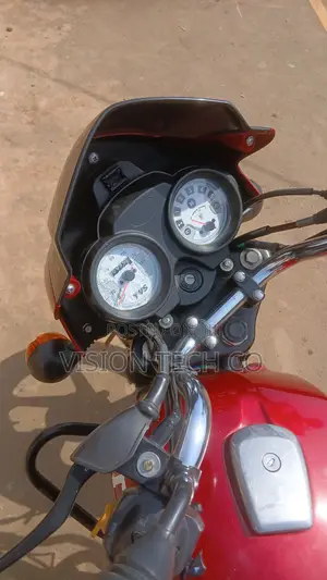 TVS HLX 125 2025 Red