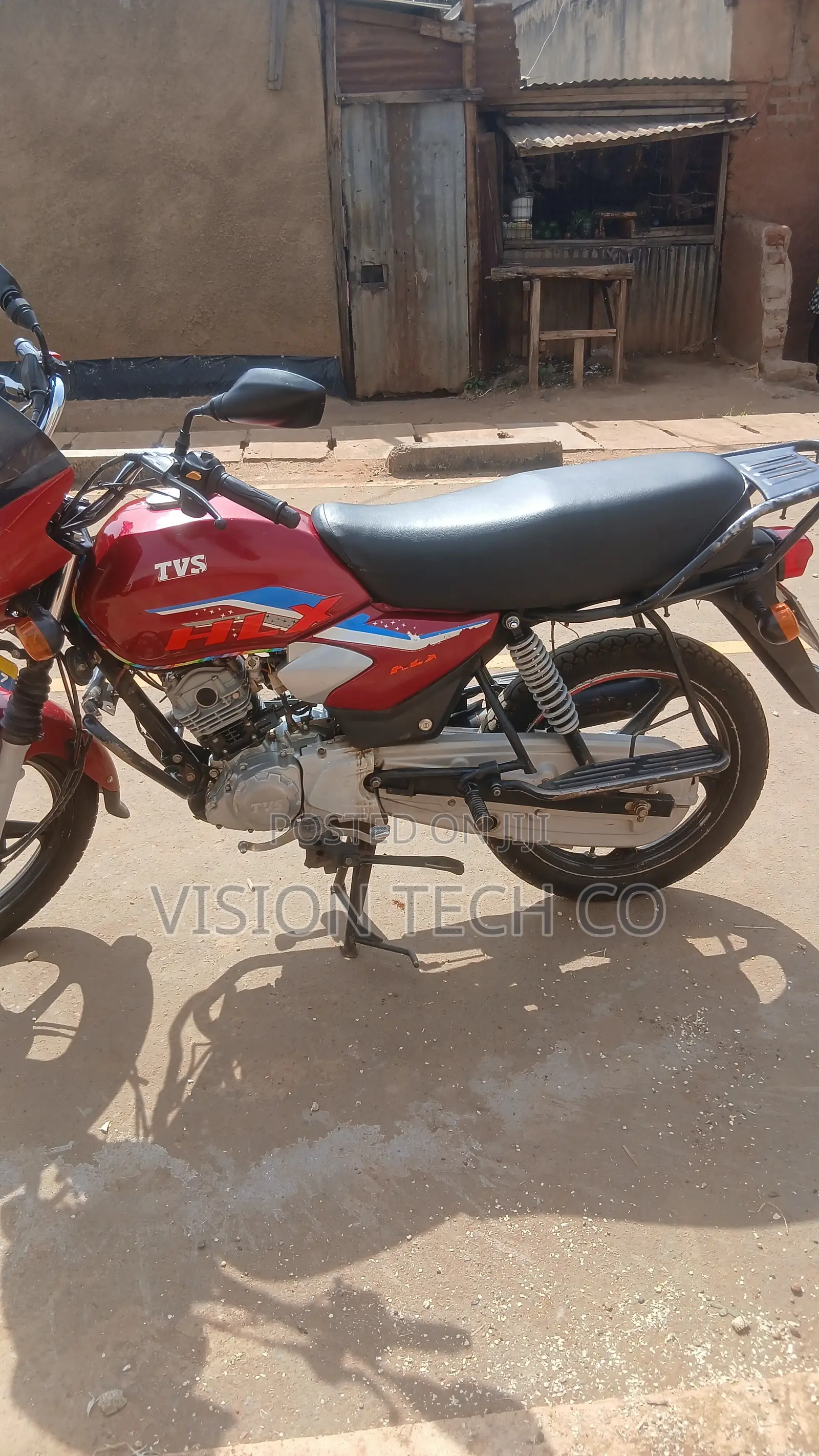 TVS HLX 125 2025 Red