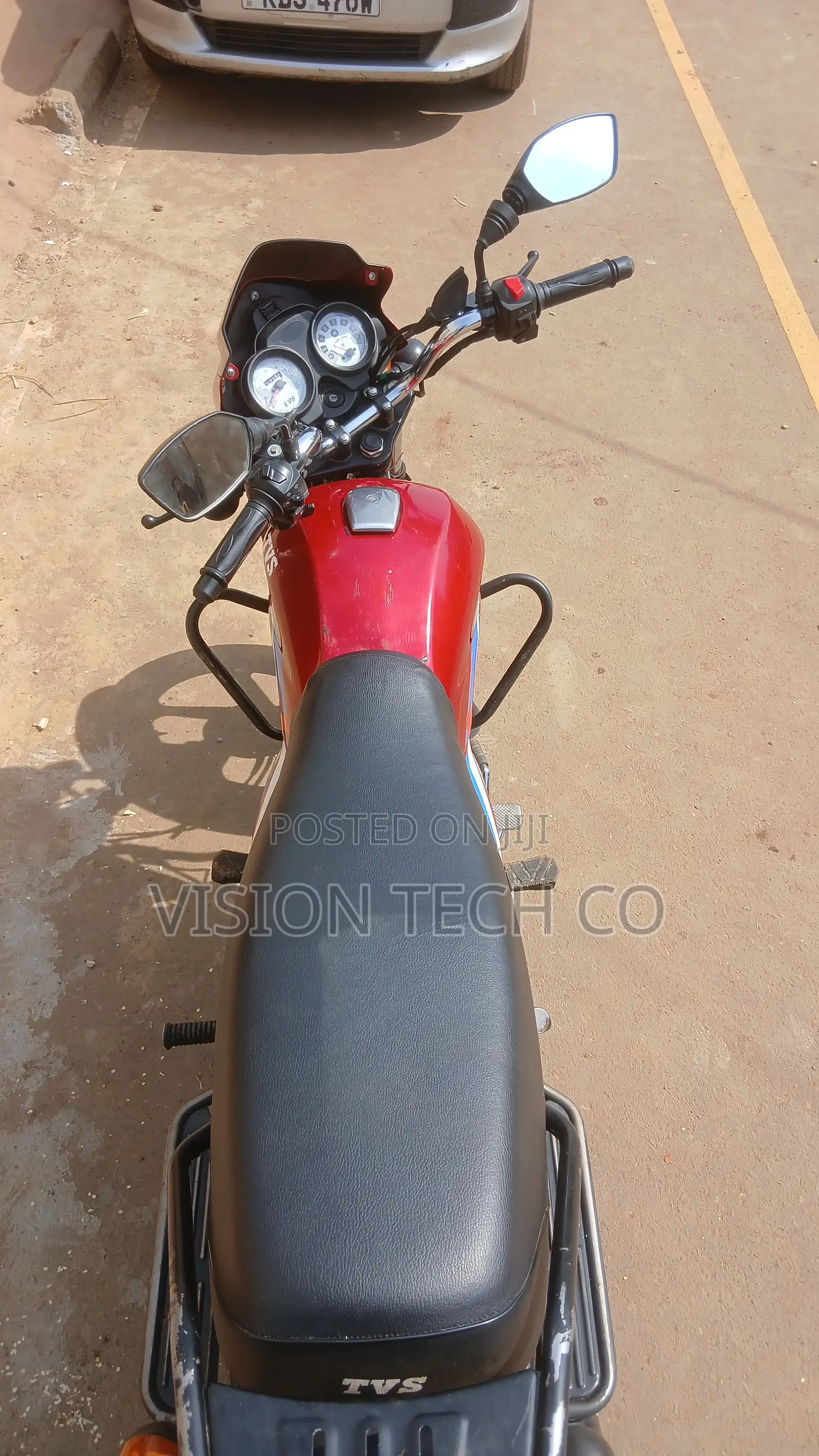 TVS HLX 125 2025 Red