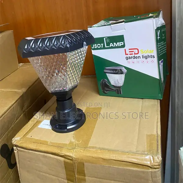 * Weather-Resistant Dusk to Dawn Outdoor Led Solar Garden Light