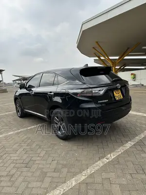 Toyota Harrier 2.0 2015 Black