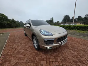 Porsche Cayenne S AWD 2016 Gold