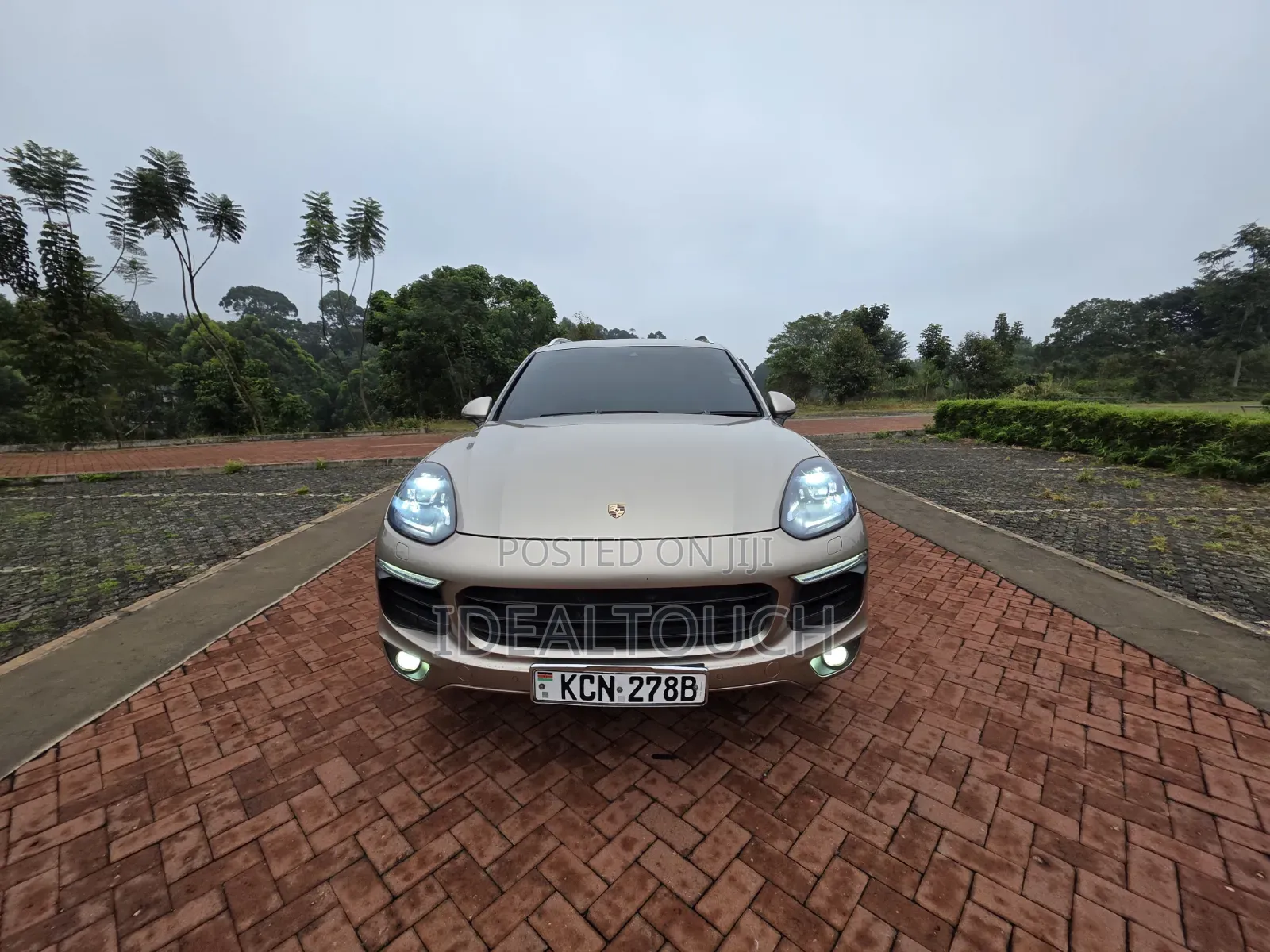 Porsche Cayenne S AWD 2016 Gold