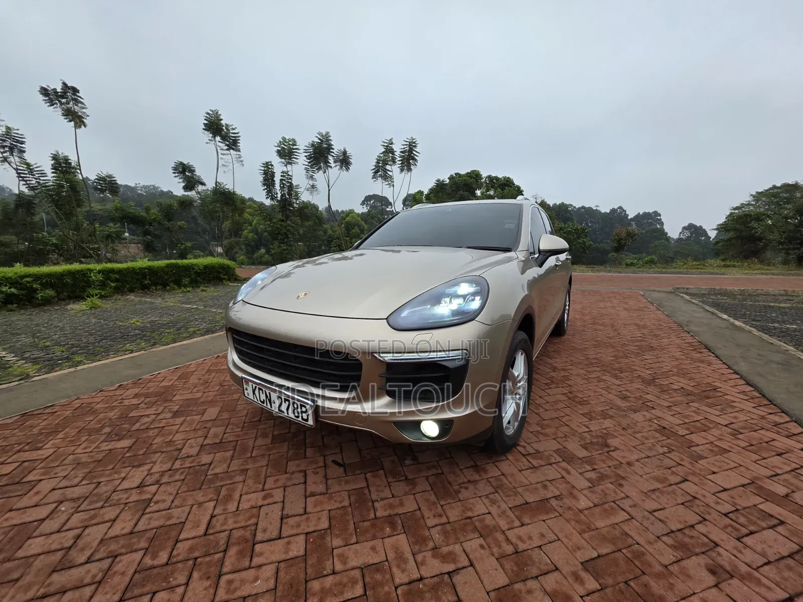 Porsche Cayenne S AWD 2016 Gold