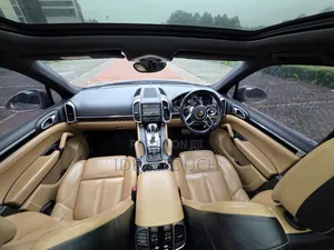 Porsche Cayenne S AWD 2016 Gold