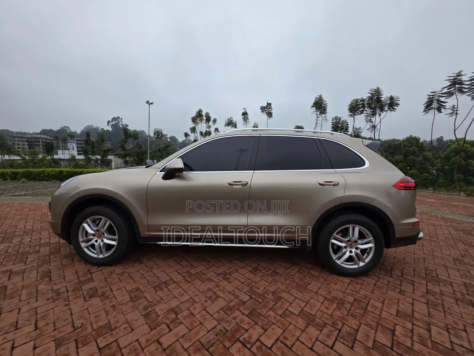 Porsche Cayenne S AWD 2016 Gold