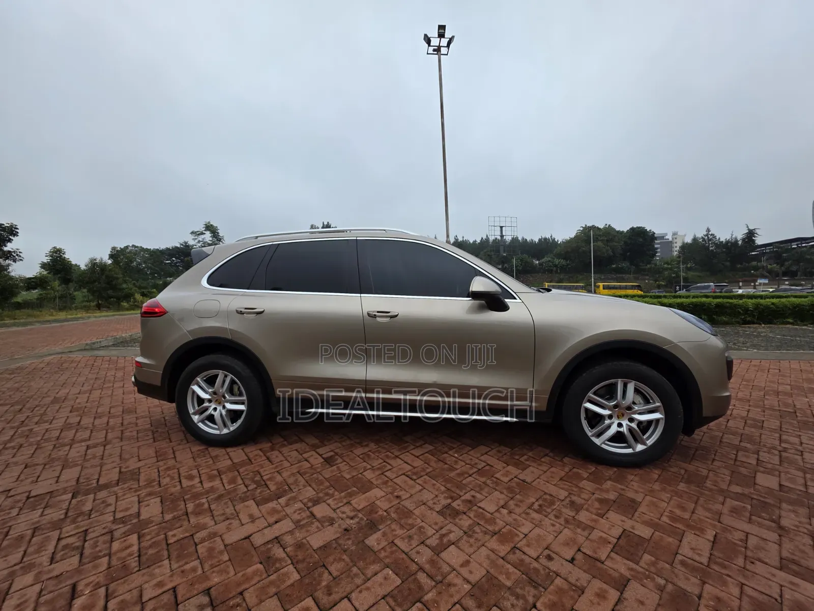 Porsche Cayenne S AWD 2016 Gold