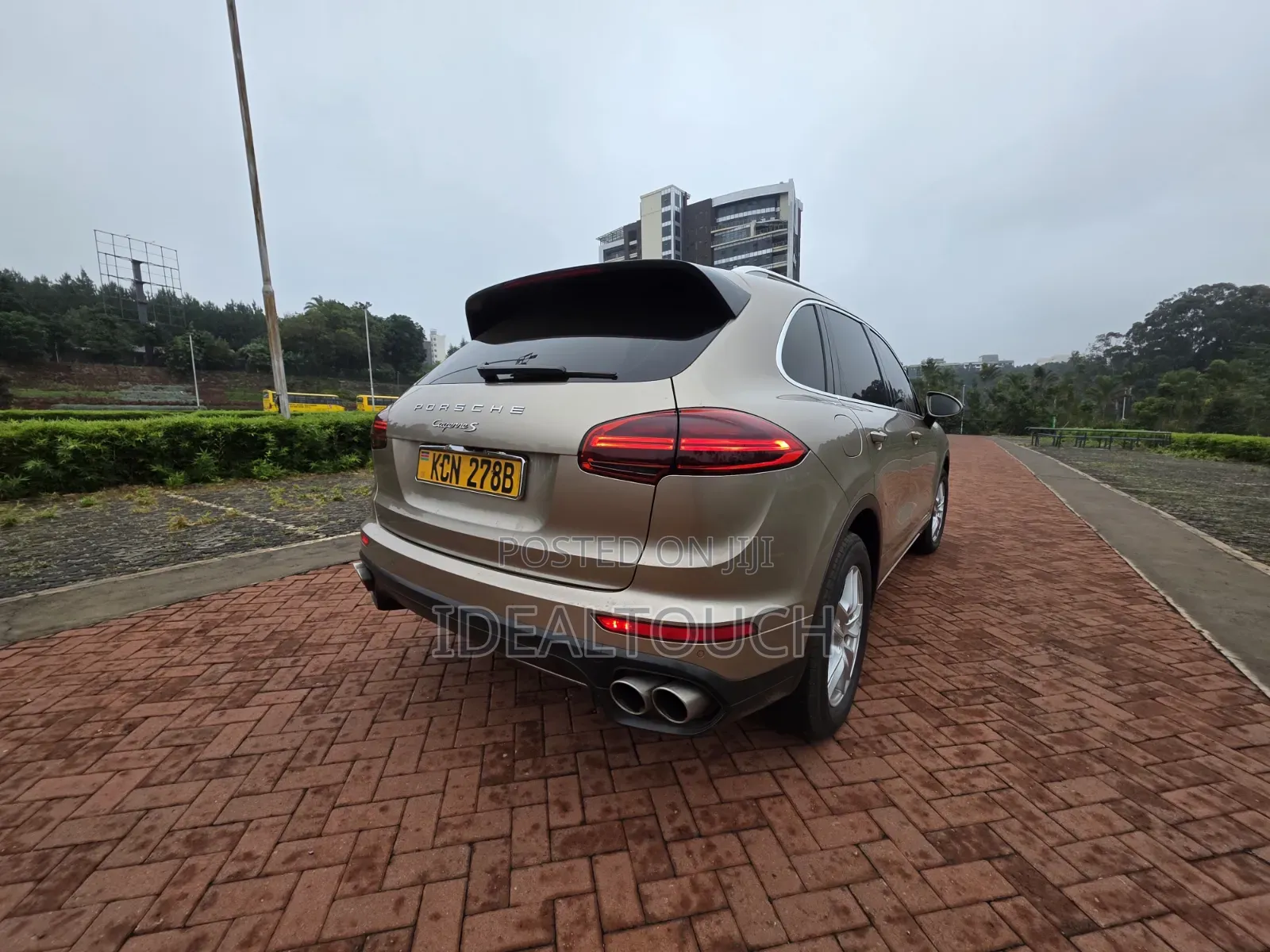 Porsche Cayenne S AWD 2016 Gold