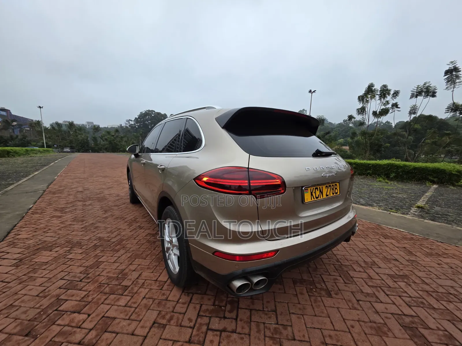 Porsche Cayenne S AWD 2016 Gold