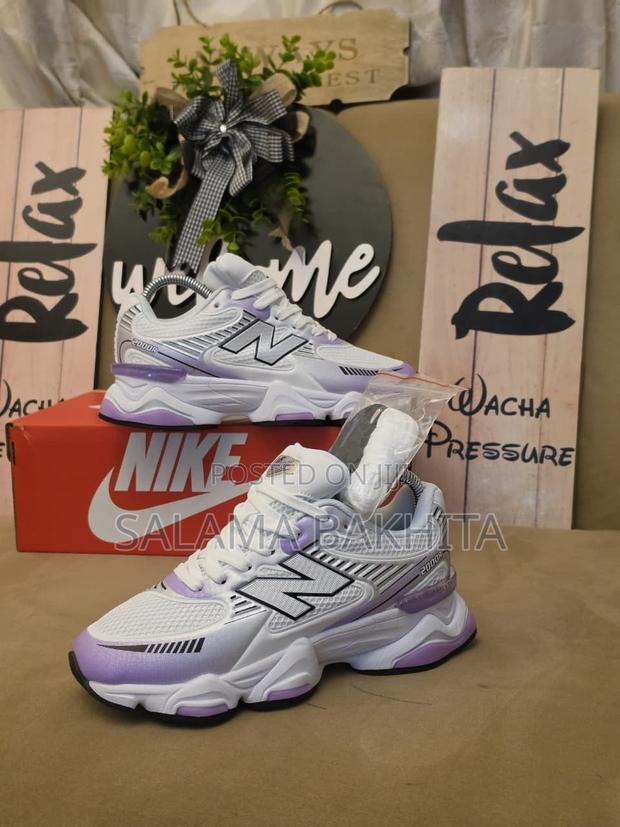 Unisex New Balance 2000R
