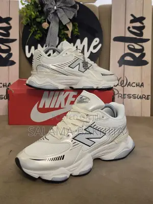Unisex New Balance 2000R