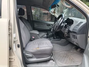 Toyota Hilux 2014 Gray