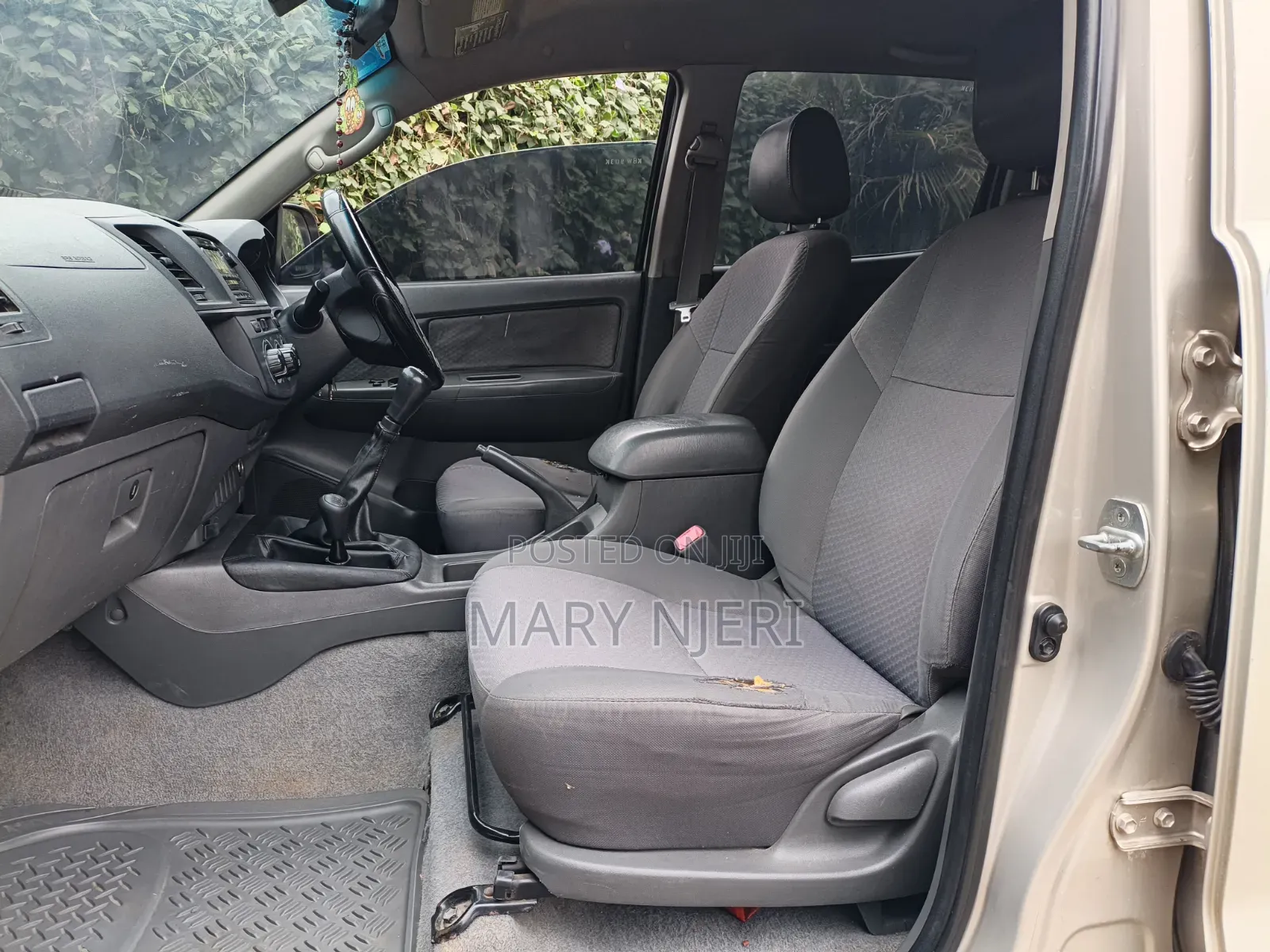 Toyota Hilux 2014 Gray