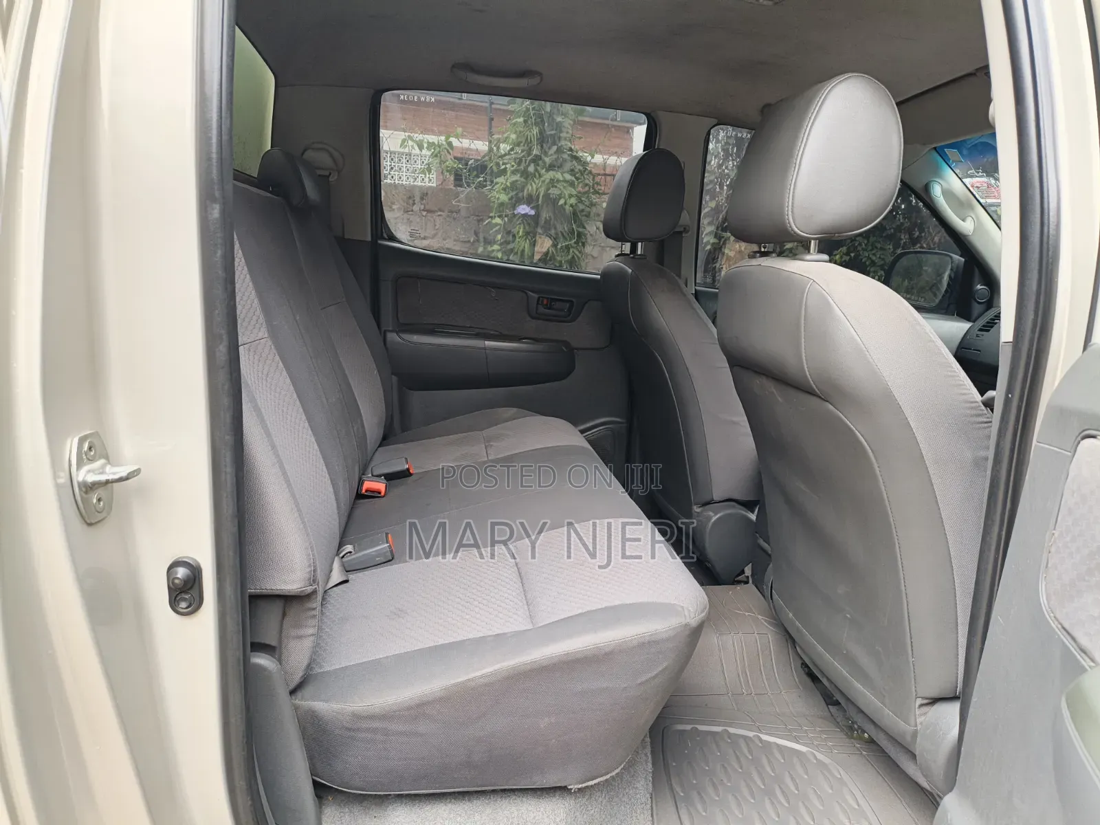 Toyota Hilux 2014 Gray