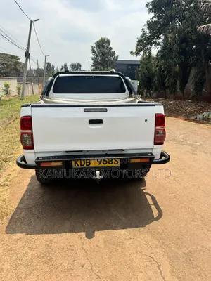Toyota Hilux 3.0 D-4D 4x4 2013 White