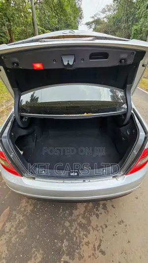 Mercedes-Benz C200 2010 Silver