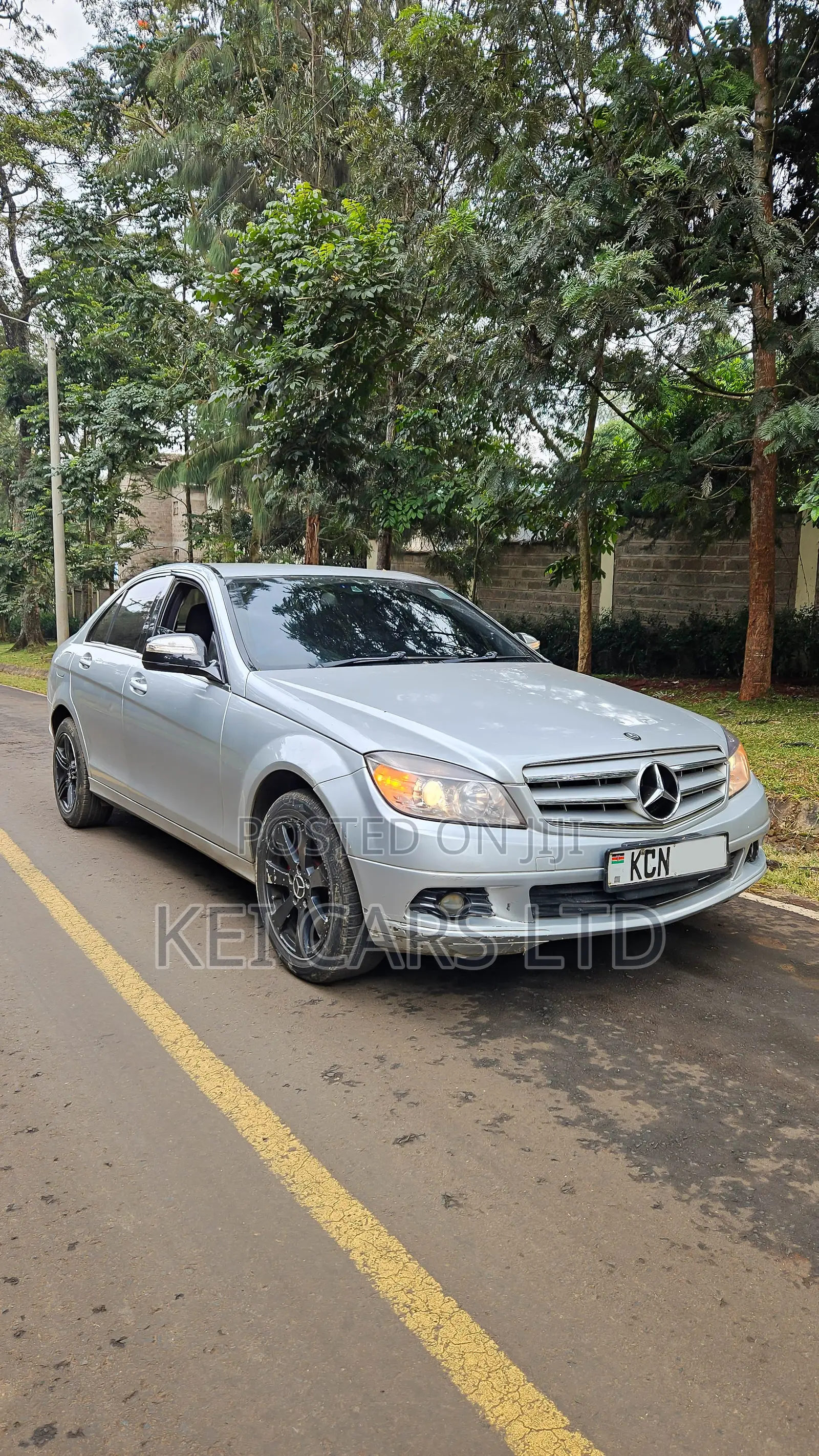 Mercedes-Benz C200 2010 Silver