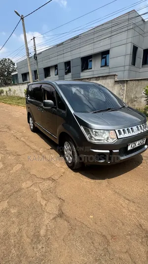 Mitsubishi Delica 2015 Gray
