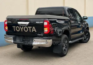 Toyota Hilux Revo Double Cab Deisel 2.4 AWD 2021 Black