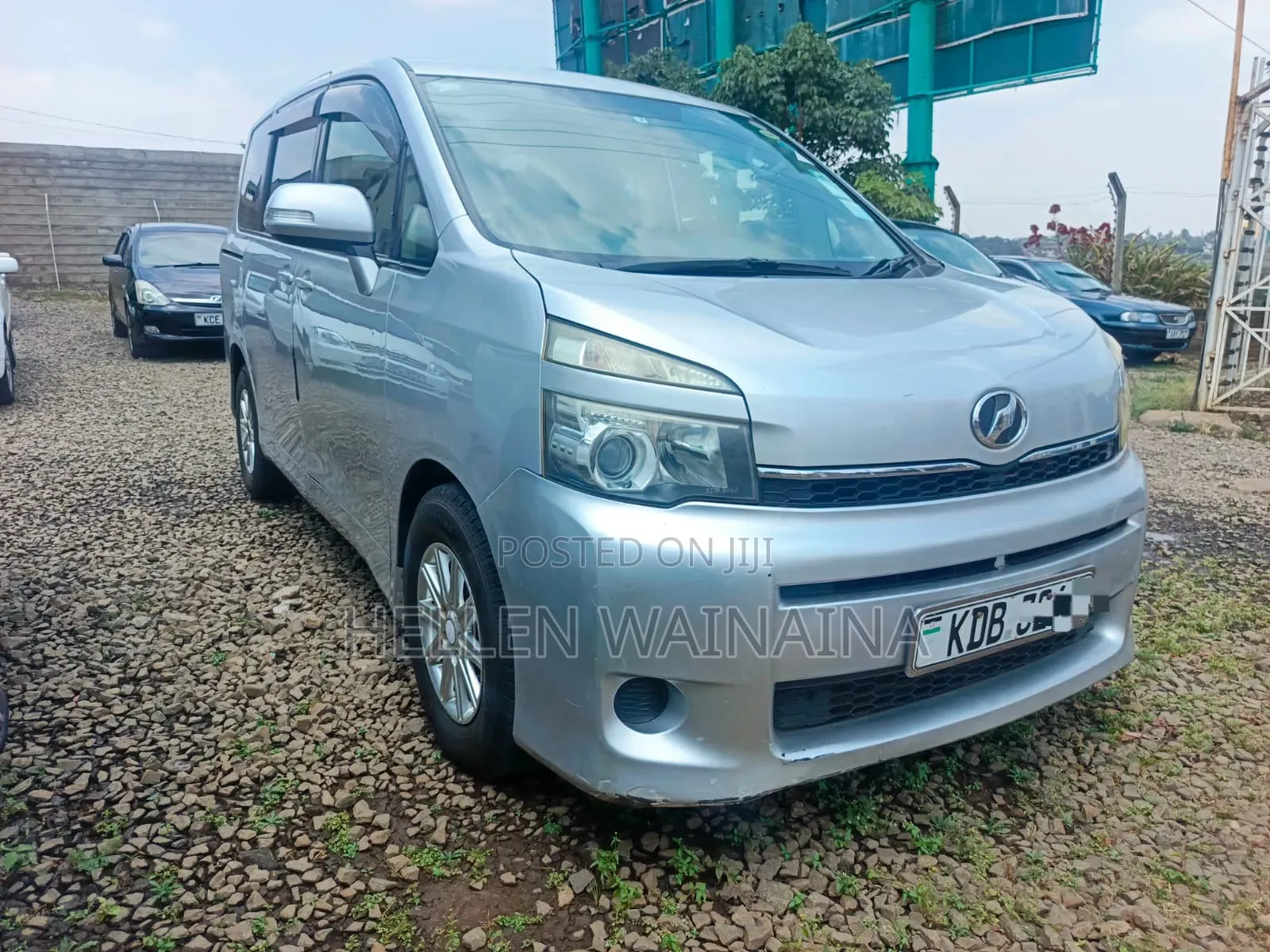 Toyota Voxy 2014 Silver
