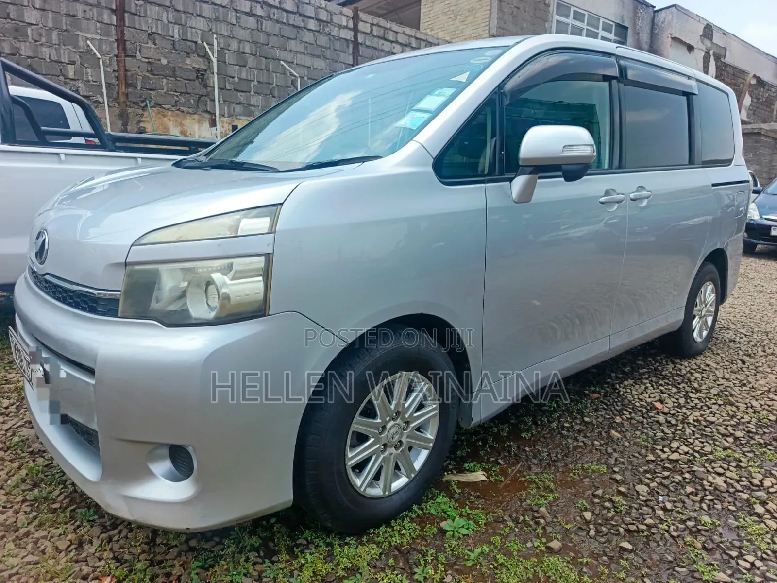 Toyota Voxy 2014 Silver