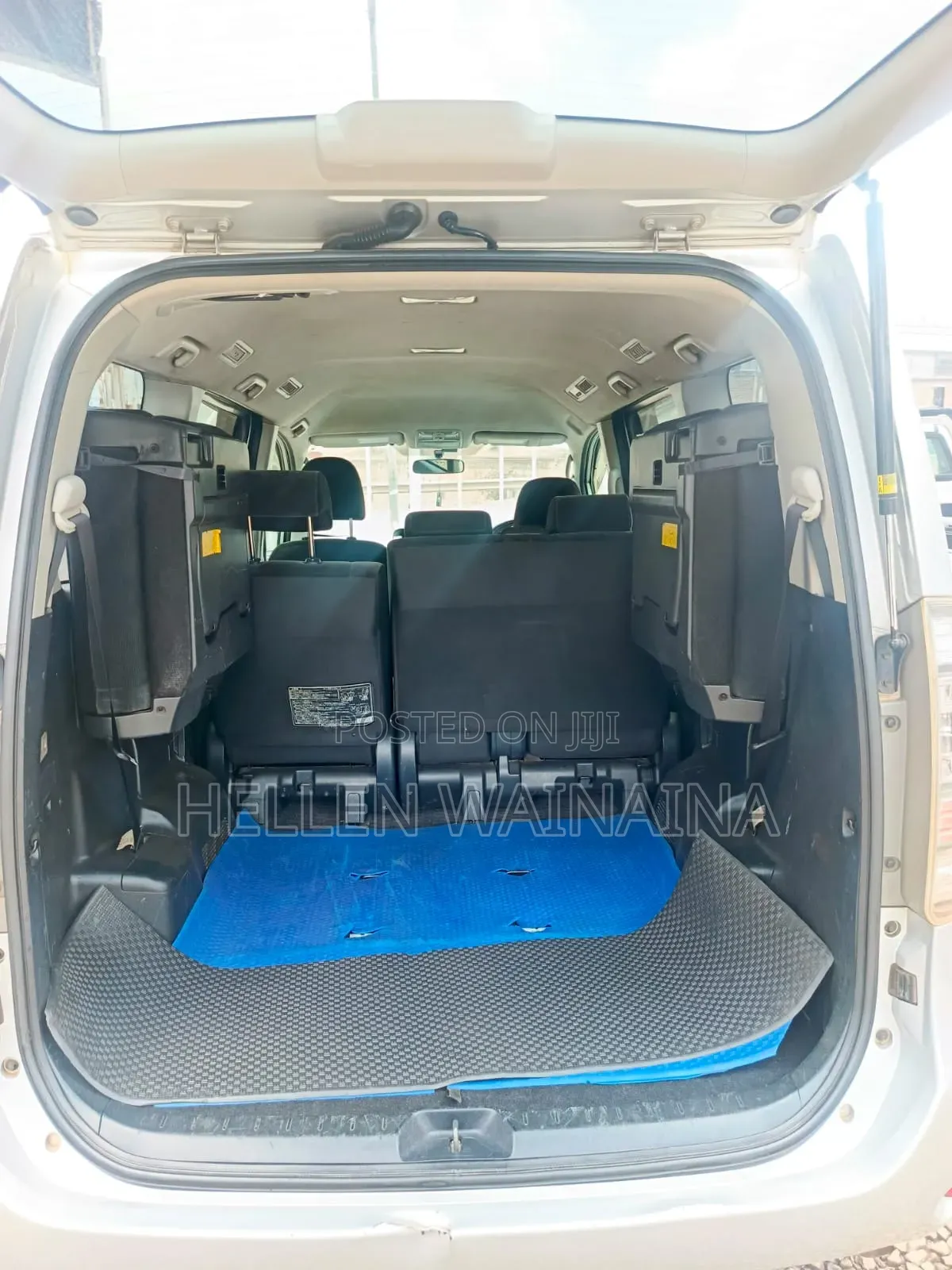 Toyota Voxy 2014 Silver