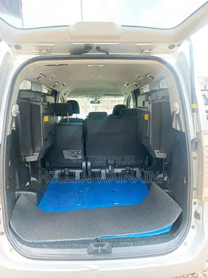 Toyota Voxy 2014 Silver