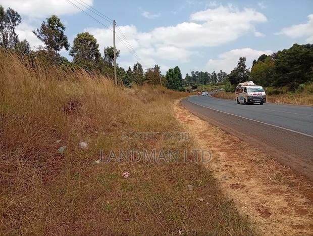 Prime 3/4 Acre Commercial Plot for Sale – Kenol Karugia