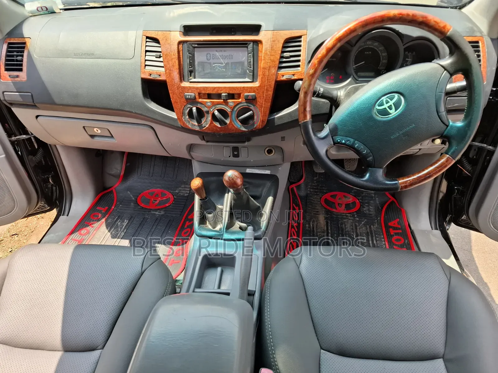 Toyota Hilux 2011 Black