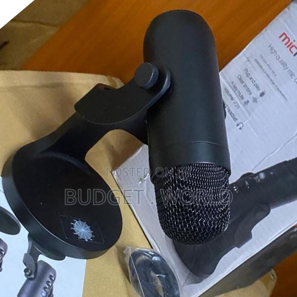 Professional Podcast Streaming Microphone With Voice-Focused Pickup