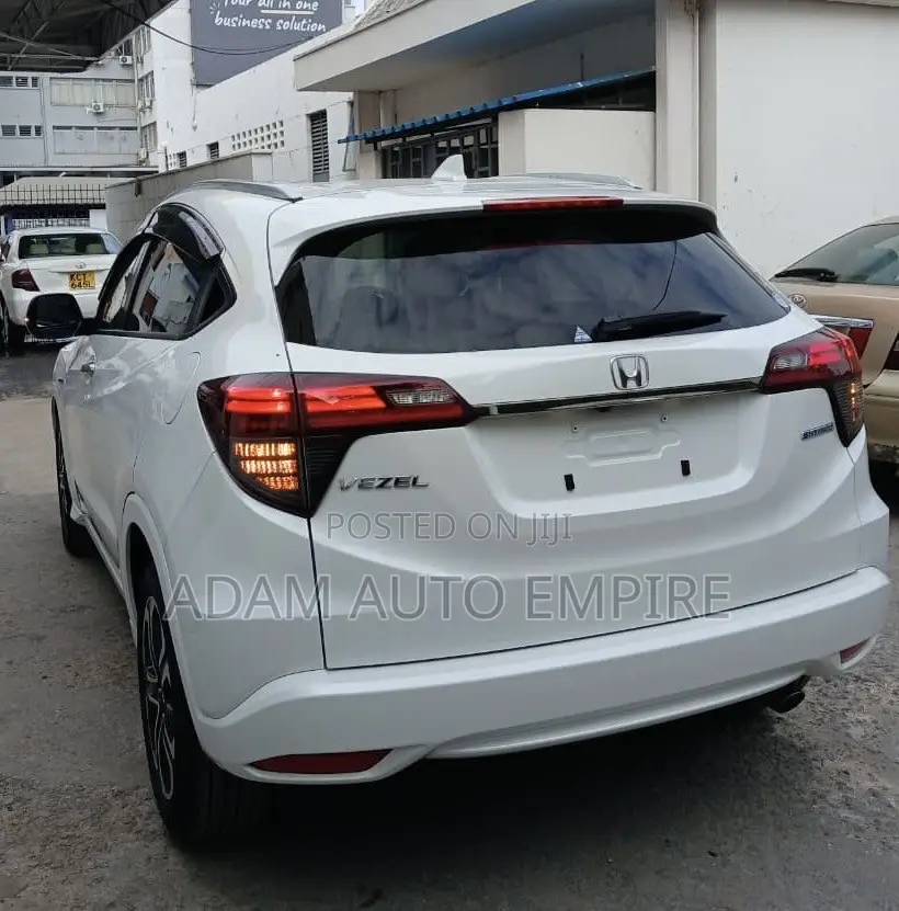 Honda Vezel 2019 White
