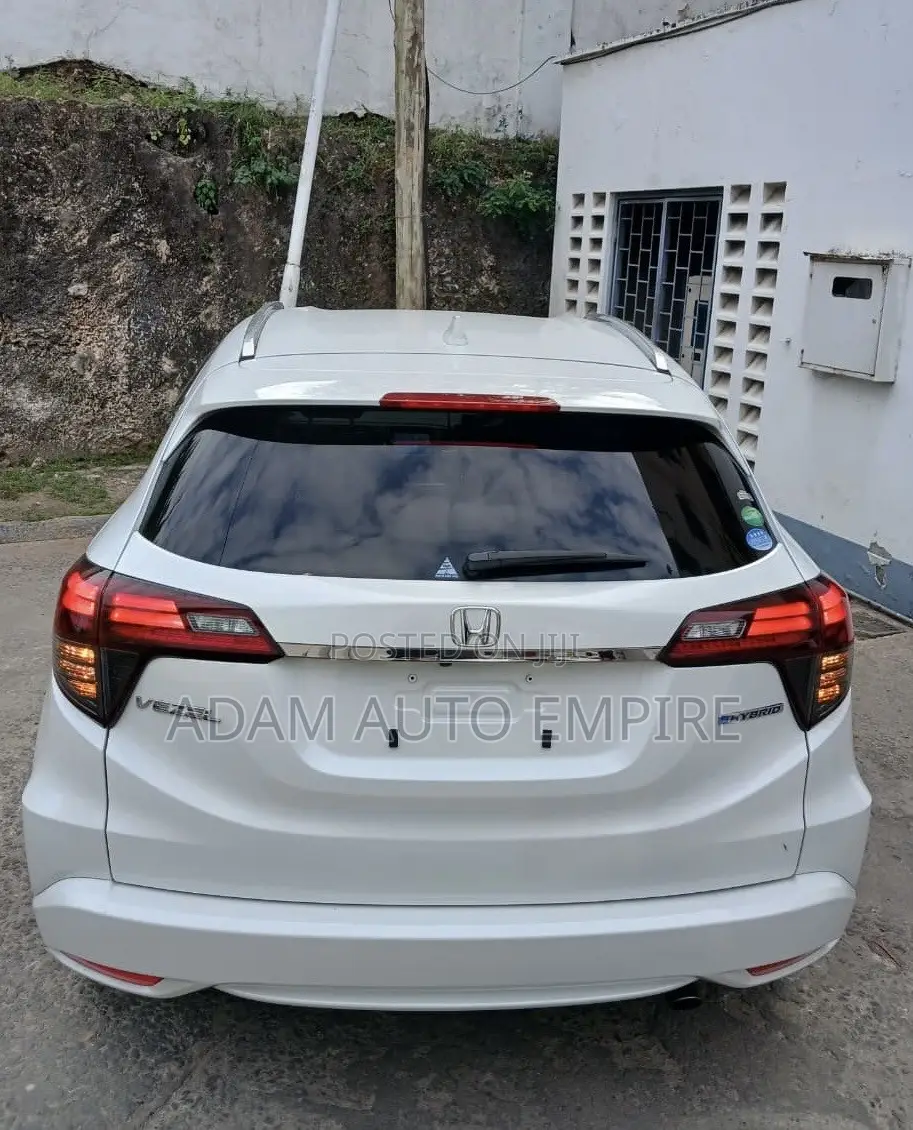 Honda Vezel 2019 White