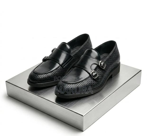 Laceless Official Leather