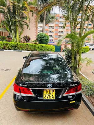 Toyota Crown 2016 Black